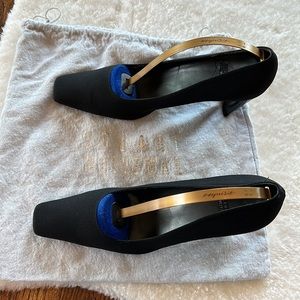 Stuart Whitman classic pumps